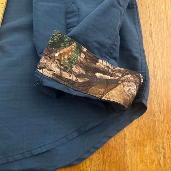 Legendary Whitetails Men's XL Blue Long Sleeve Button Up Shirt Camo Flip Cuff. - Picture 7 of 13